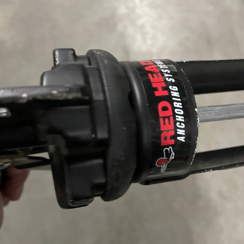 Professional Black Caulking Gun